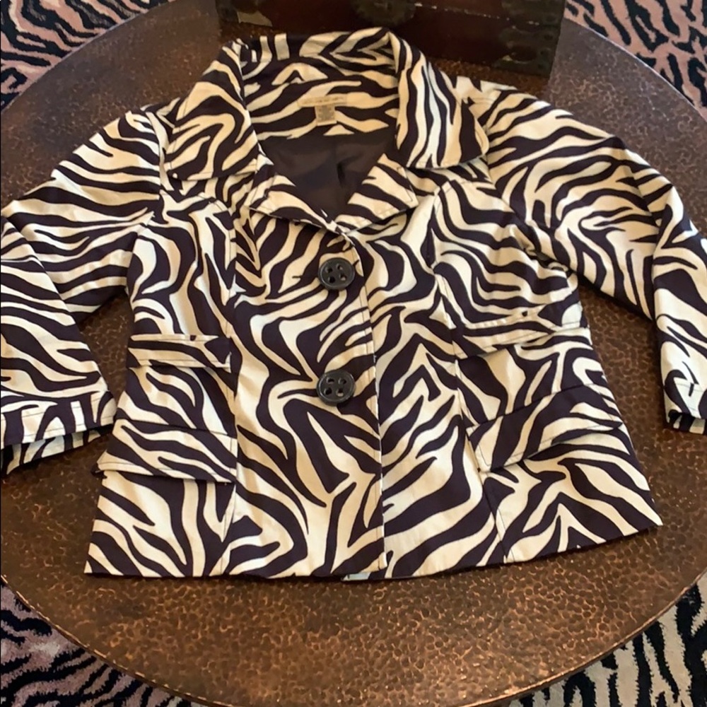 E.COL.O.GIE zebra print 3/4 sleeve big button jkt!